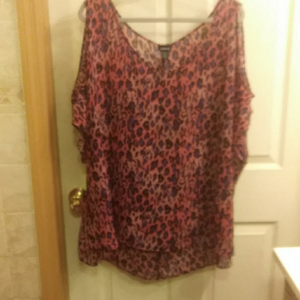 Torrid -  Beautiful Cold Shoulder Top - Picture 2 of 5